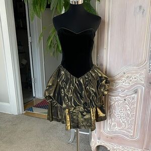 Last Chance! Vintage 1980’s Strapless Dress